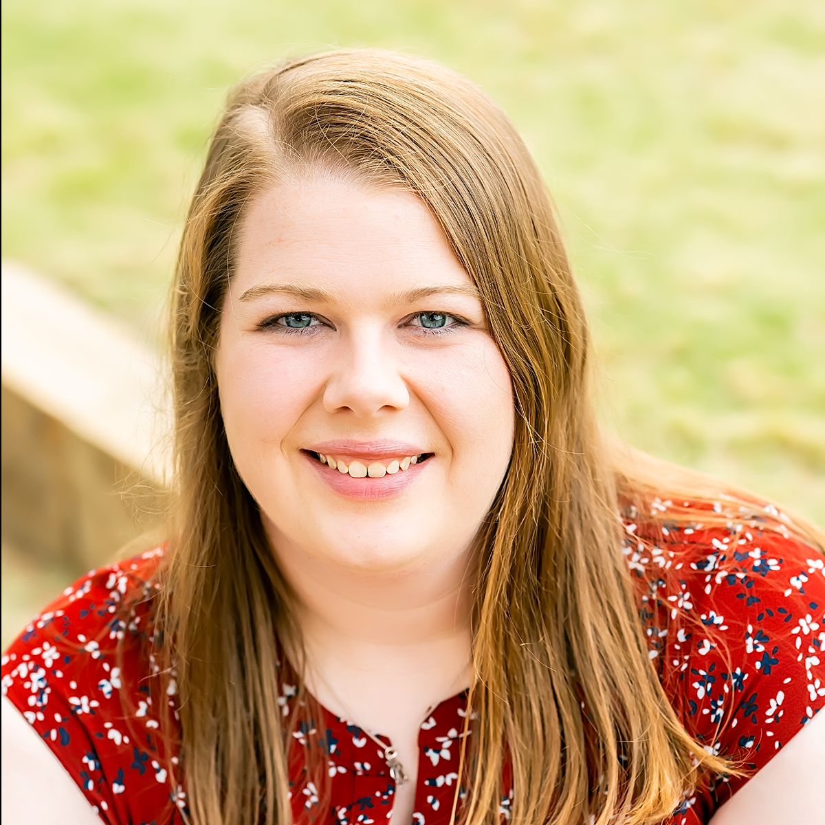 Lauren headshot