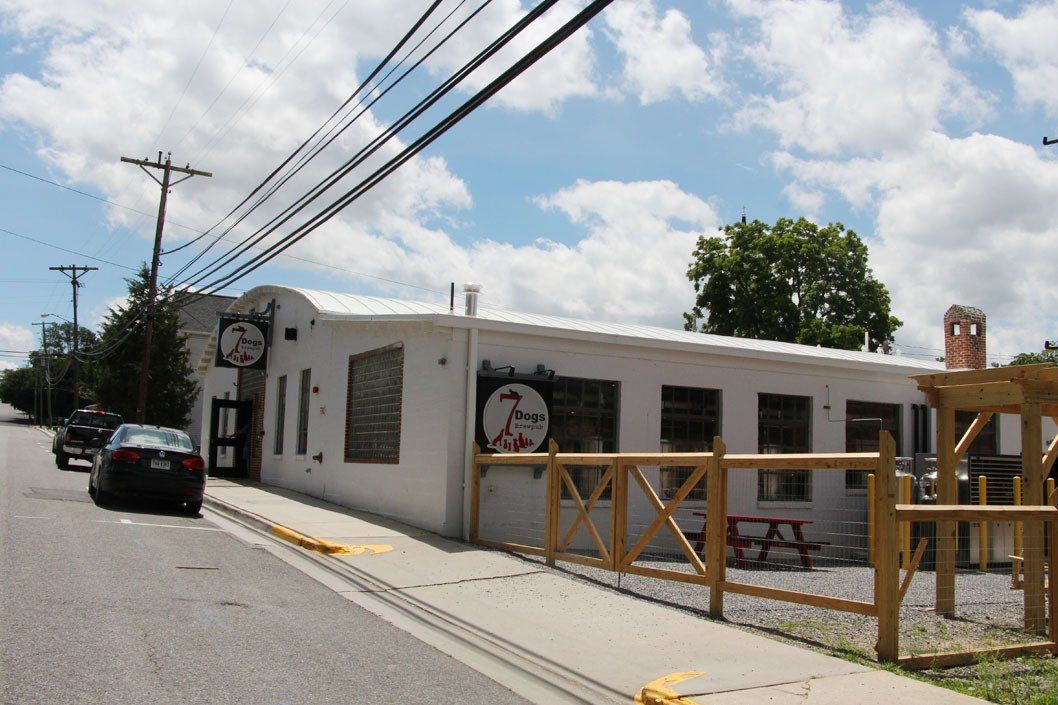 7 Dogs Brewpub | Centre Care