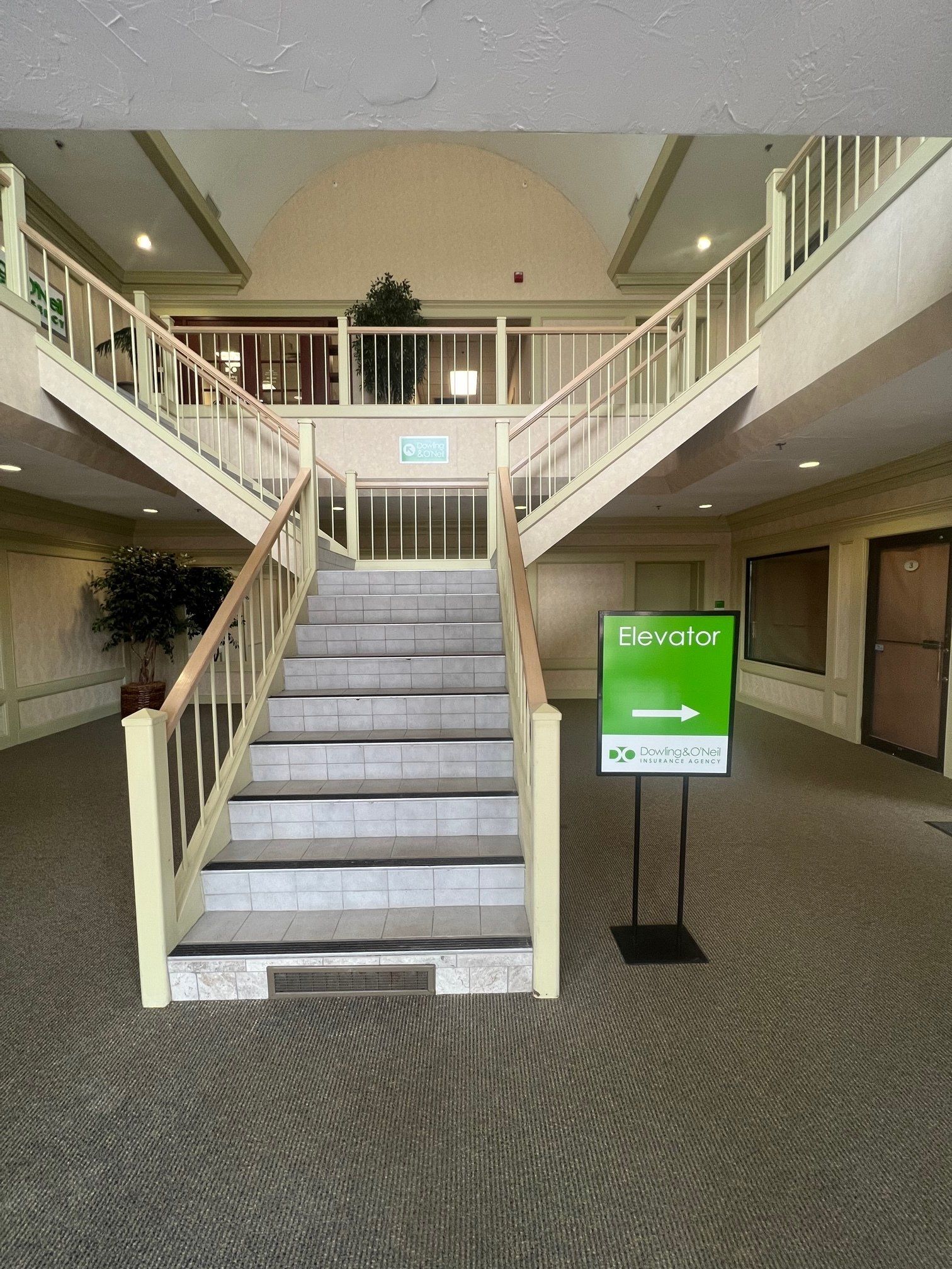 973 IYANNOUGH ROAD stairs