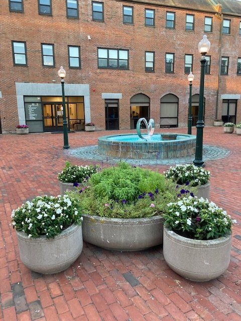 ONE FINANCIAL PLACE fountain