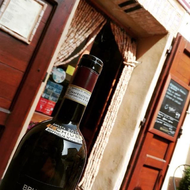 bottiglia di vino rosso