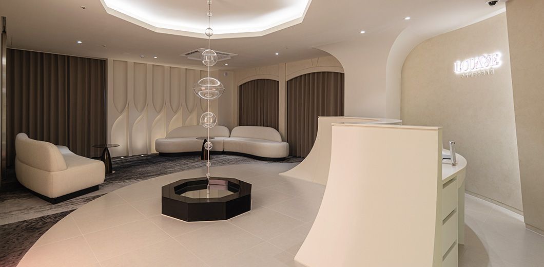 Louave clinic corridor