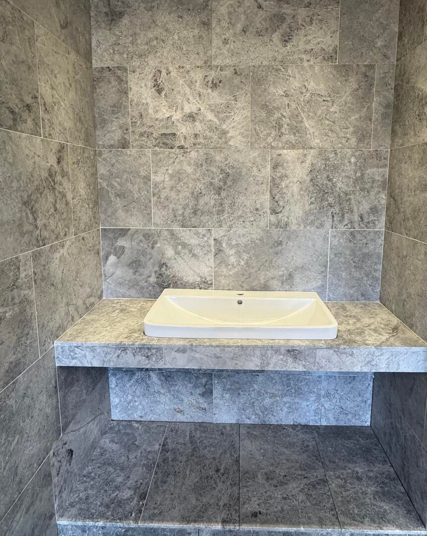 Silver Cloud Honed Marble in 610x406 available County Durham