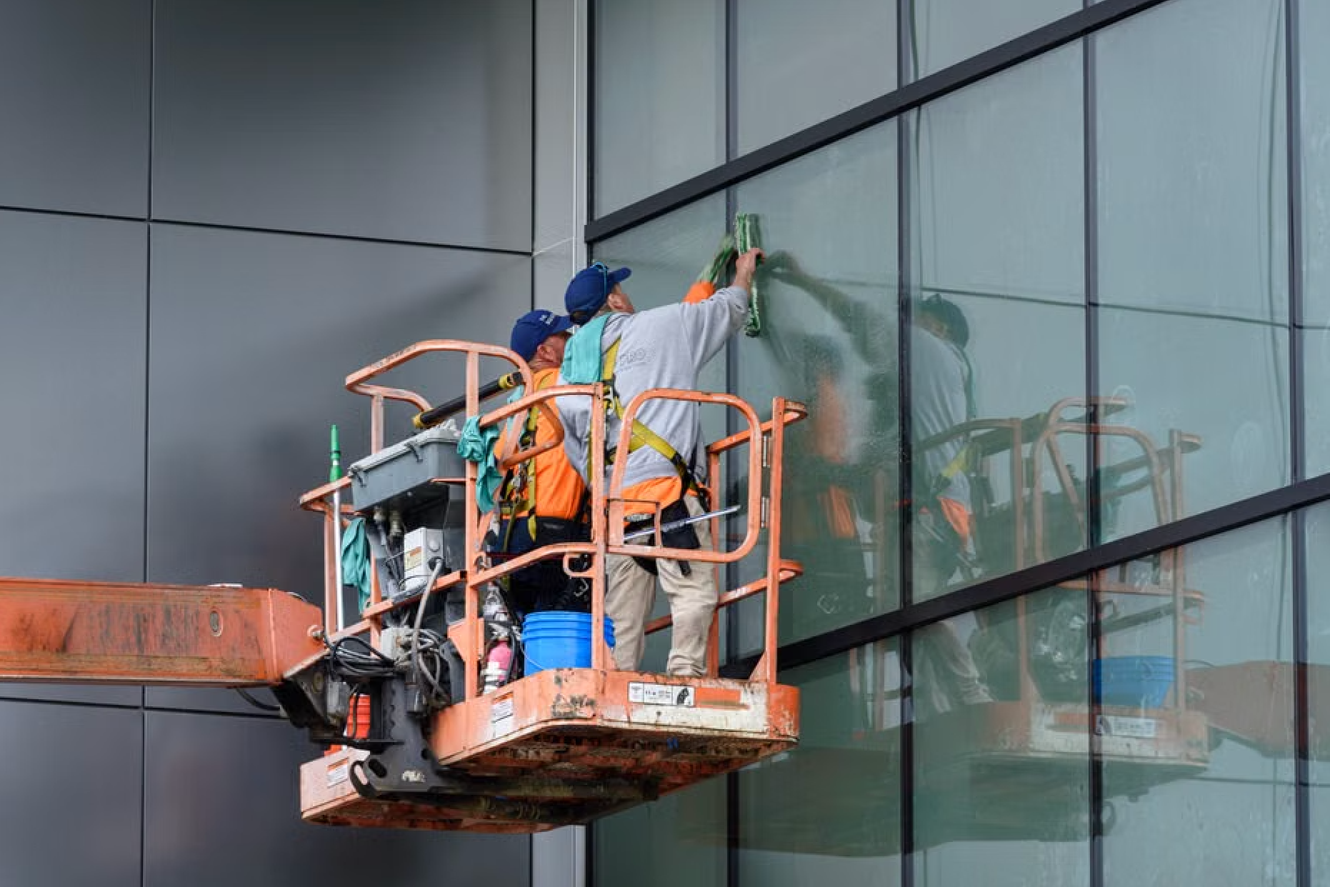 background checked cleaning crew professional commercial cleaners