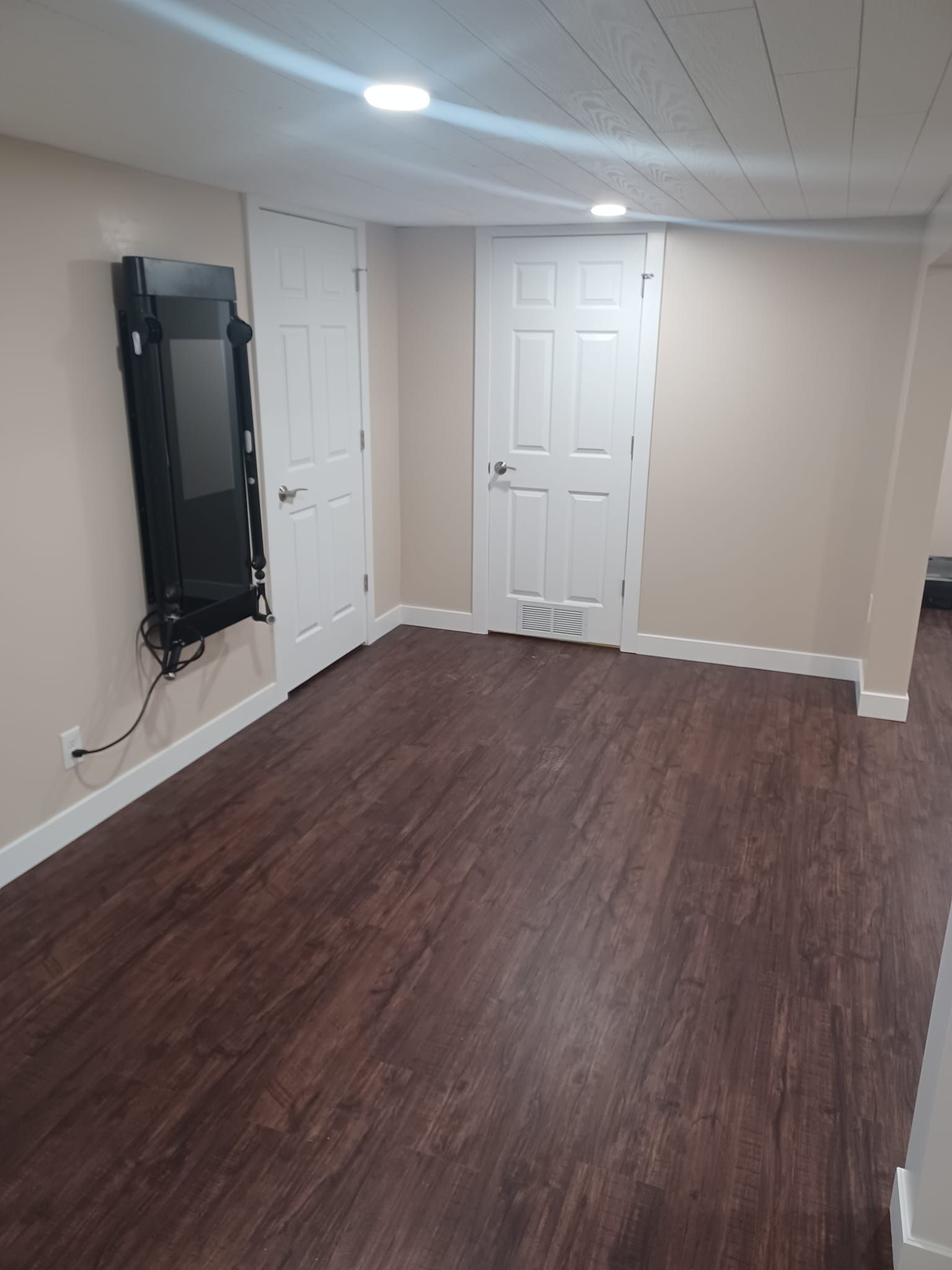 Dark Flooring
