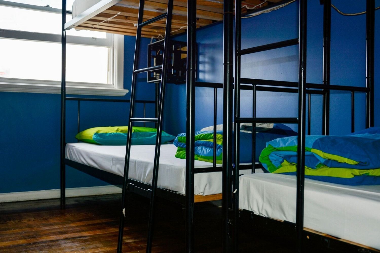 4-bed mixed dorm at Pint on Punt Backpackers Hostel in St Kilda