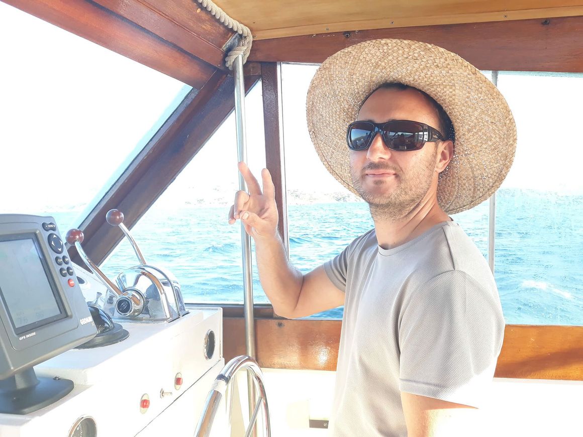 Captain Chris Craft Corvette 37
