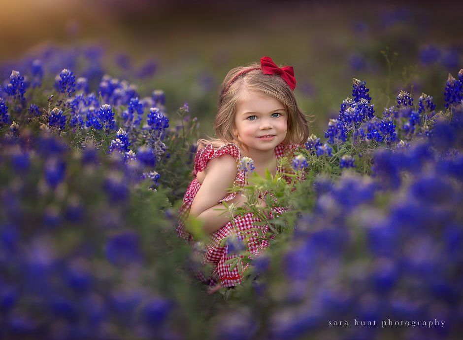 Girl sitting in bluebonnets — Pearland, TX — Sara Hunt Photography