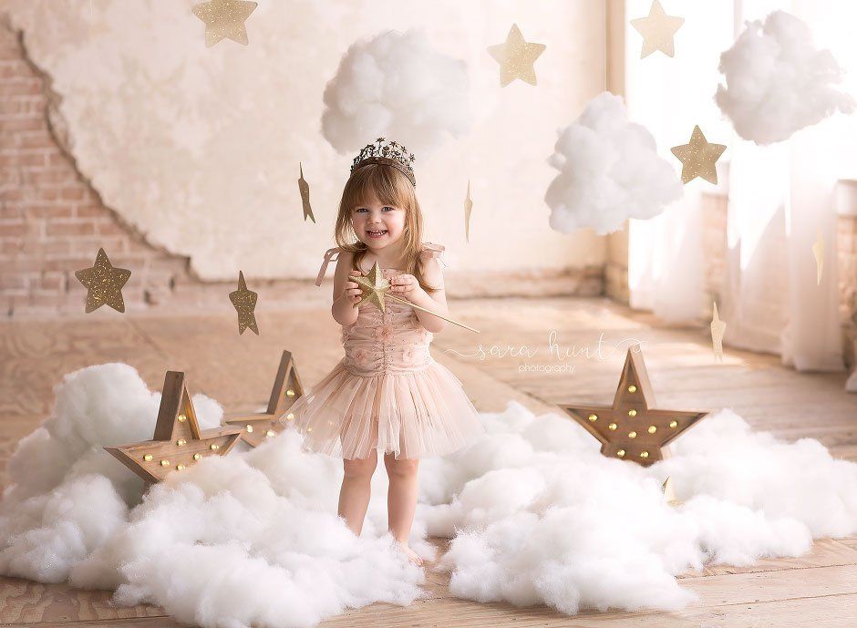 Girl holding a star — Pearland, TX — Sara Hunt Photography