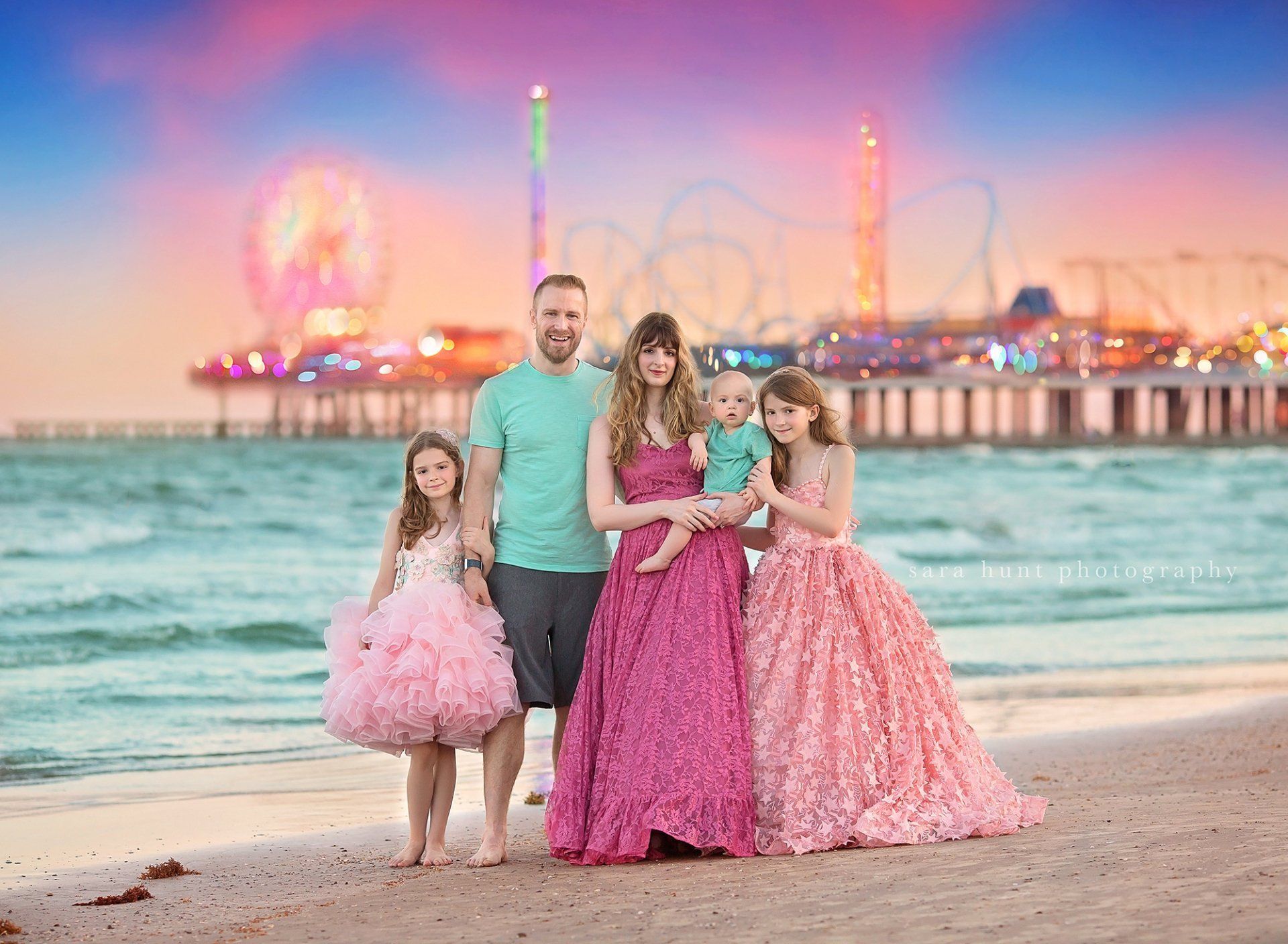 Gorgeous family at the beach — Pearland, TX — Sara Hunt Photography Gorgeous family at the beach — Pearland, TX — Sara Hunt Photography