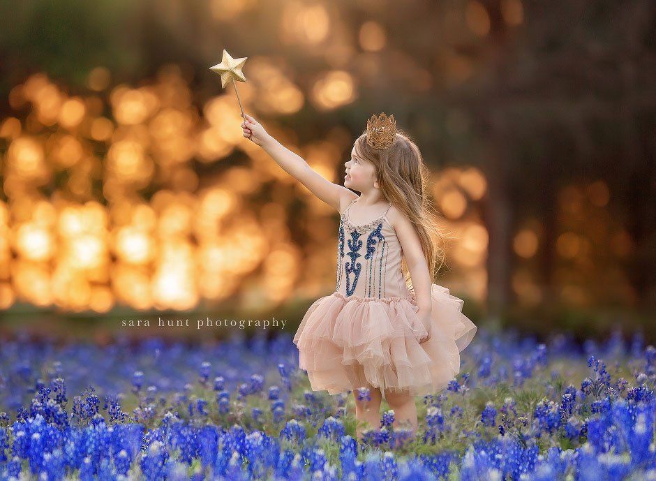 Girl playing with wand — Pearland, TX — Sara Hunt Photography