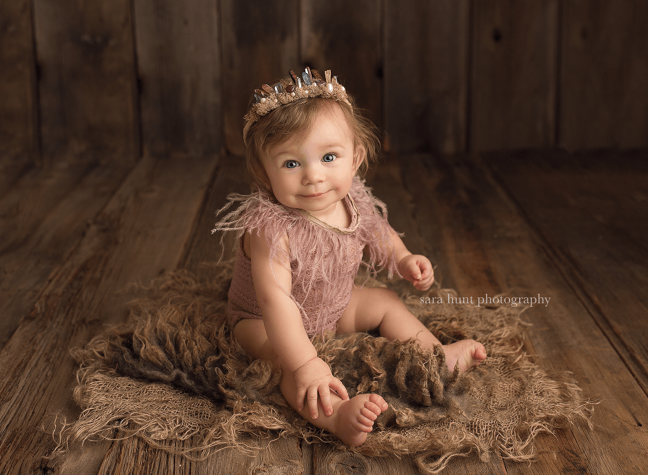 Baby wearing a crown — Pearland, TX — Sara Hunt Photography