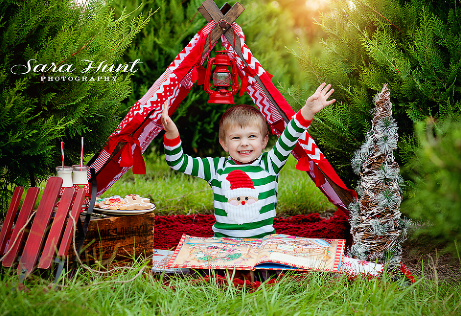 Christmas Tree Farm Photoshoot — Kid Enjoying Outdoors in Pearland, TX Christmas Tree Farm Photoshoot — Kid Enjoying Outdoors in Pearland, TX