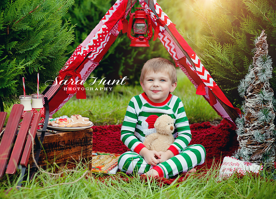 Christmas Tree Farm Pictorial — Kid Holding Stuffed Toy in Pearland, TX Christmas Tree Farm Pictorial — Kid Holding Stuffed Toy in Pearland, TX