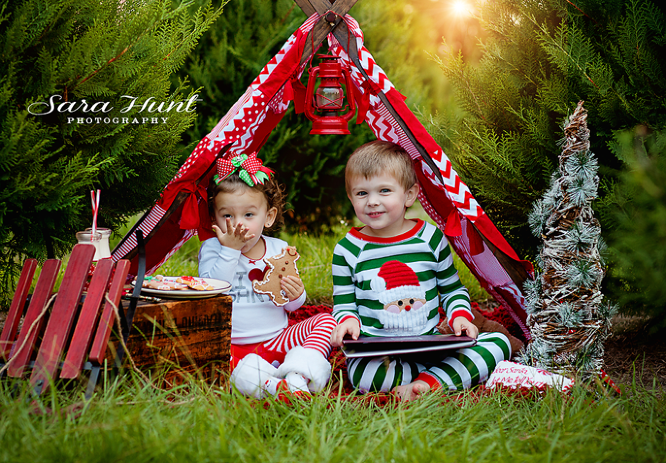 Christmas Tree Snapshot — Young Boy and Girl Having Fun in Pearland, TX Christmas Tree Snapshot — Young Boy and Girl Having Fun in Pearland, TX