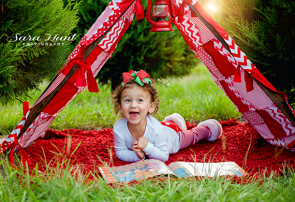 Christmas Tree Snap — Young Girl Enjoying Outside in Pearland, TX Christmas Tree Snap — Young Girl Enjoying Outside in Pearland, TX