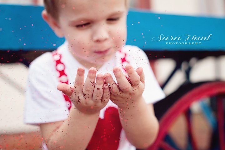 Photo Maker — Kid Enjoying Glitters in Pearland, TX Photo Maker — Kid Enjoying Glitters in Pearland, TX