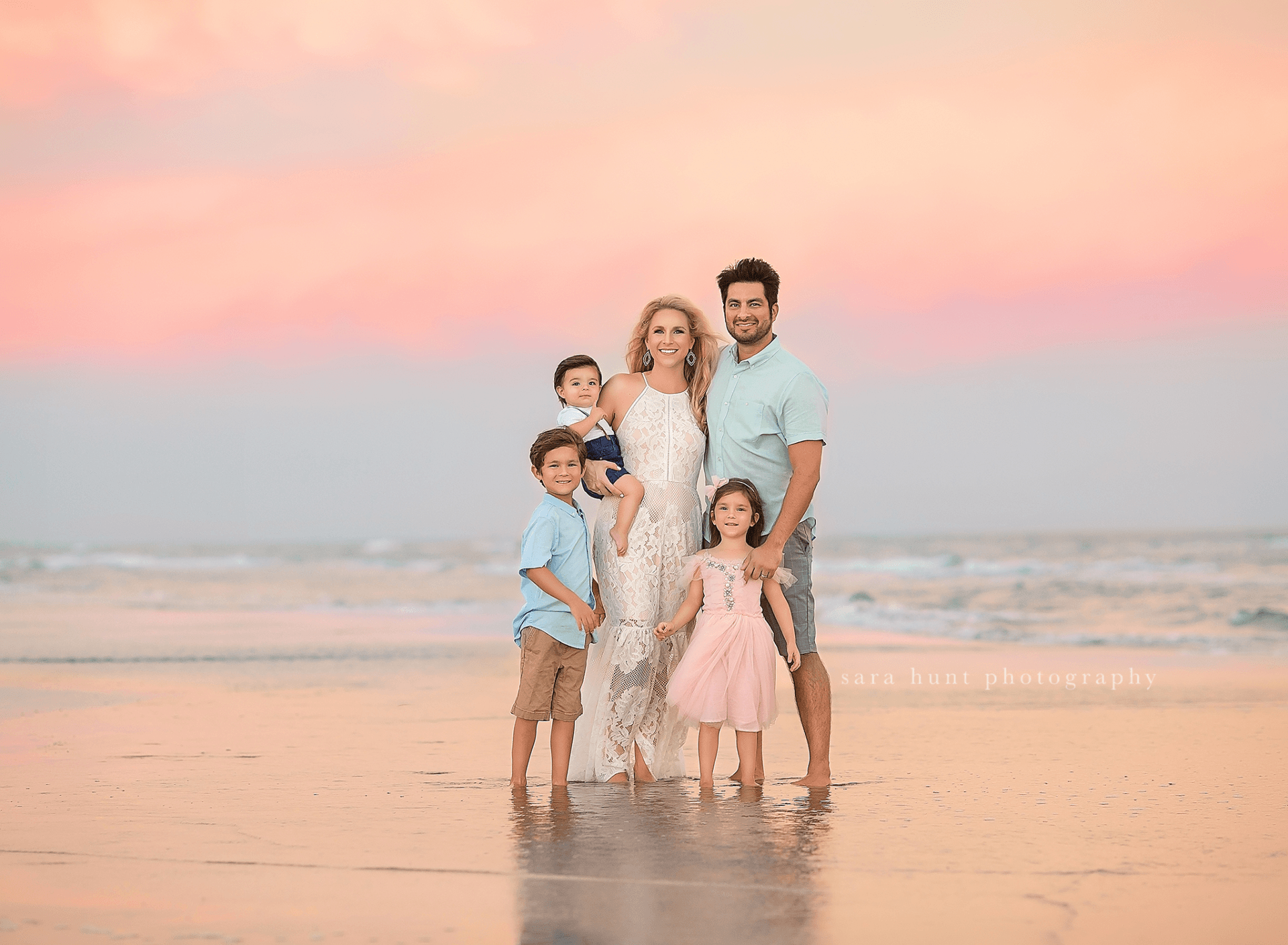 Family photography in the beach — Pearland, TX — Sara Hunt Photography