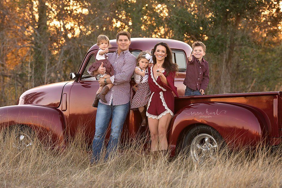 Family thumbs up — Pearland, TX — Sara Hunt Photography