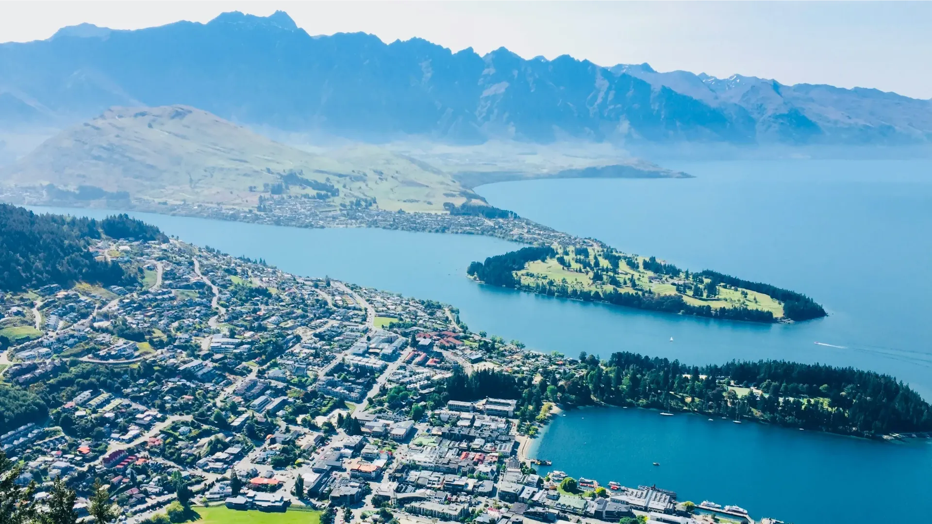 Image of Queenstown, New Zealand.