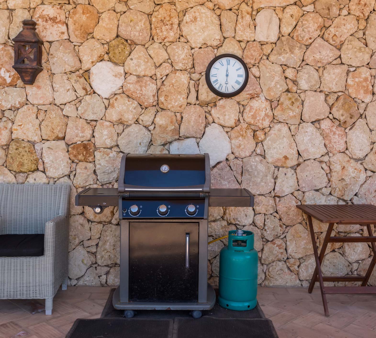 Grill Tank — Gallitzin, PA — Algas