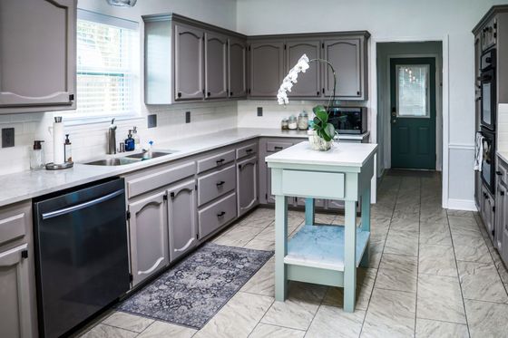 Kitchen Cabinet Painting & Refinishing