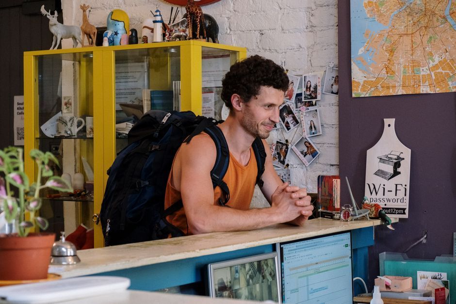 Hostal boutique con ambiente social vibrante en LATAM 2026 optimizado para Hostelworld