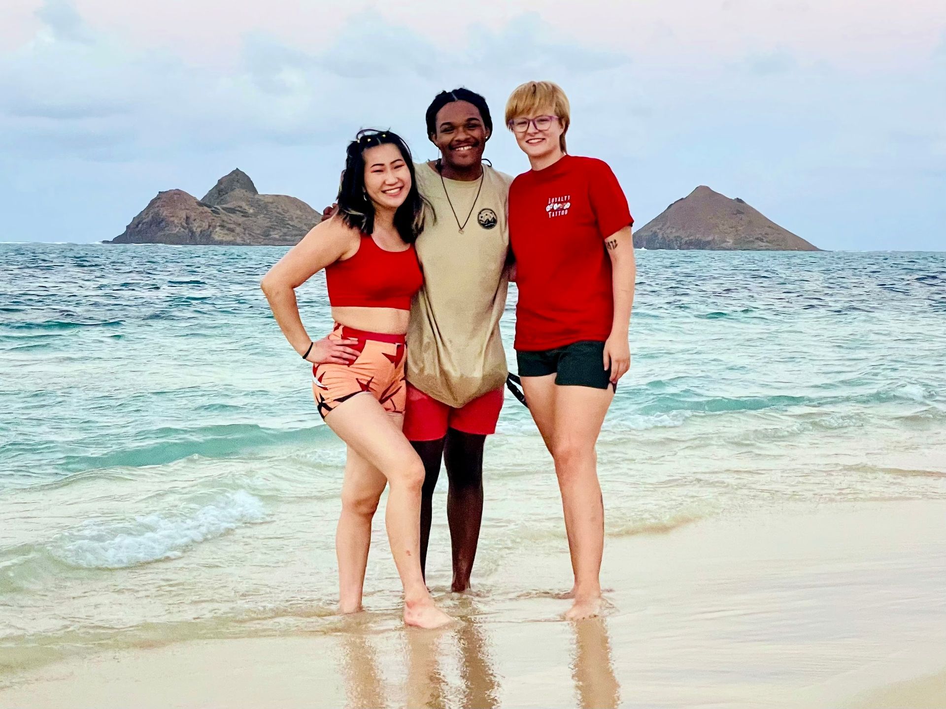 Group of adolescents/teens on the beach in Hawaii