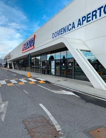 FACCIATE PER SUPERMERCATI