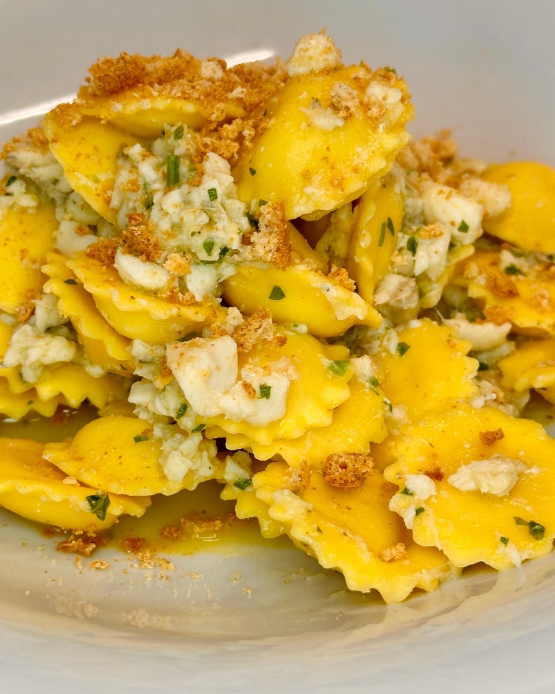 Bottoni ripieni di rombo, sogliola e branzino con amaretto, Vela Blu