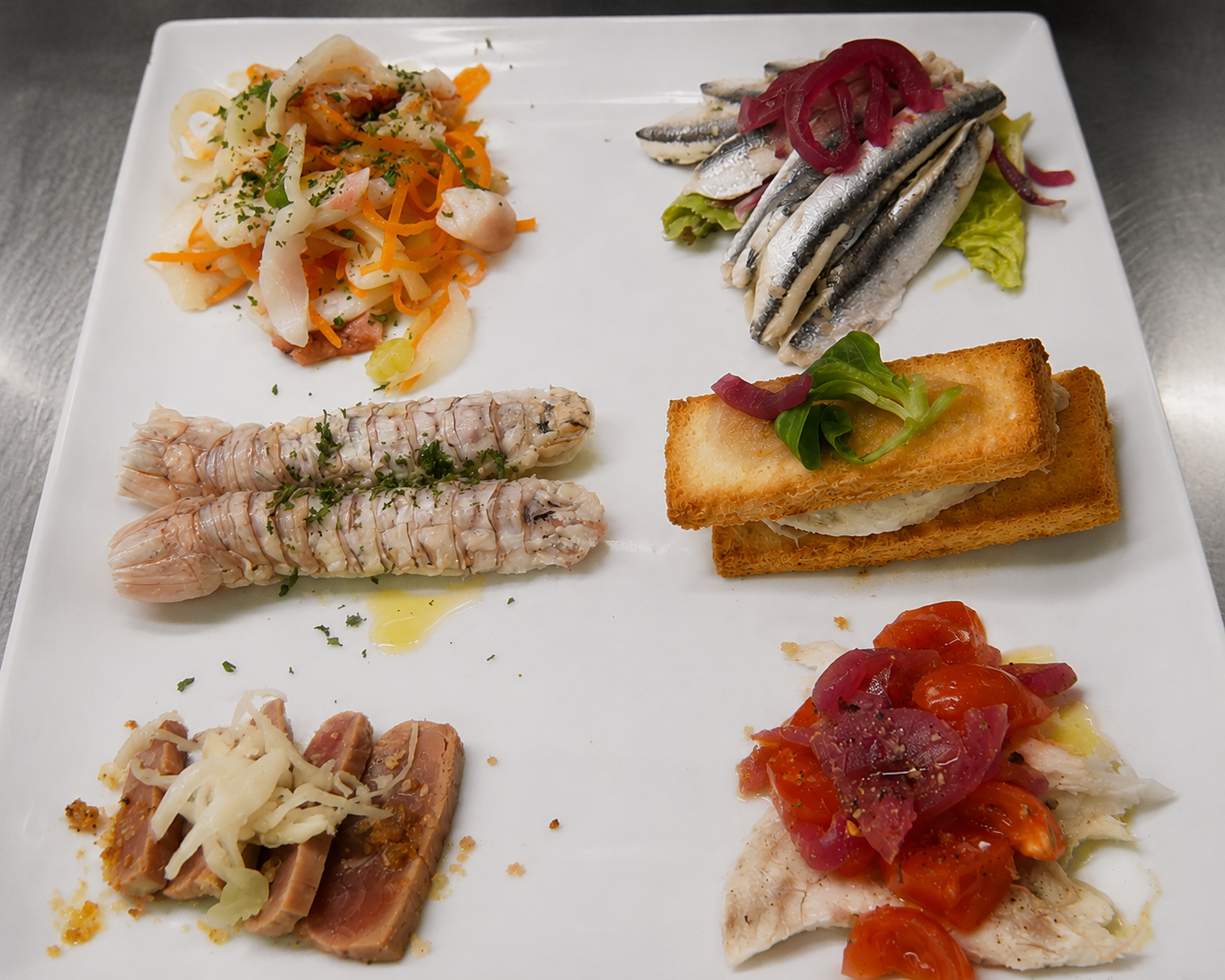 Antipasto freddo Vela Blu, crudi e carpacci di pesce dell'Adriatico