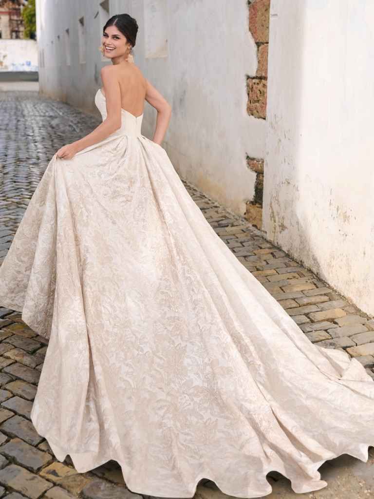 Style: Cyprus