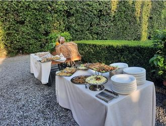 catering a buffet