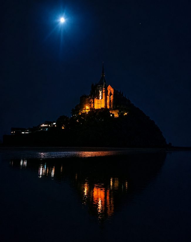 Le Mont Saint Michel de nuit