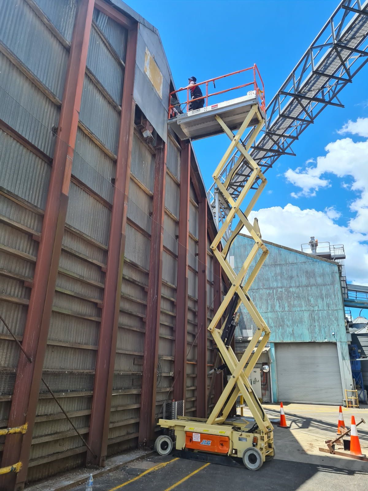 Keiran Mortimer Staff Doing Pest Inspections in Building — Keiran Mortimer Pest Control in Oakey, QLD
