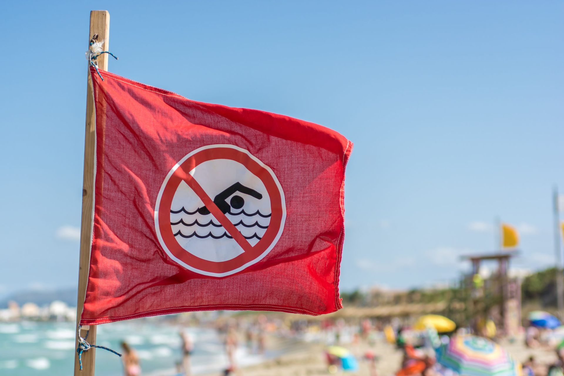 Going to the Beach? 3 Indicators That You Probably Shouldn&rsquo;t Swim There