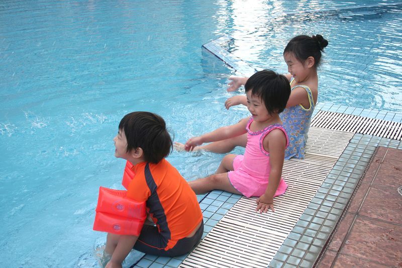 Swim Diapers Guide: Ensuring Comfort & Pool Safety for Babies