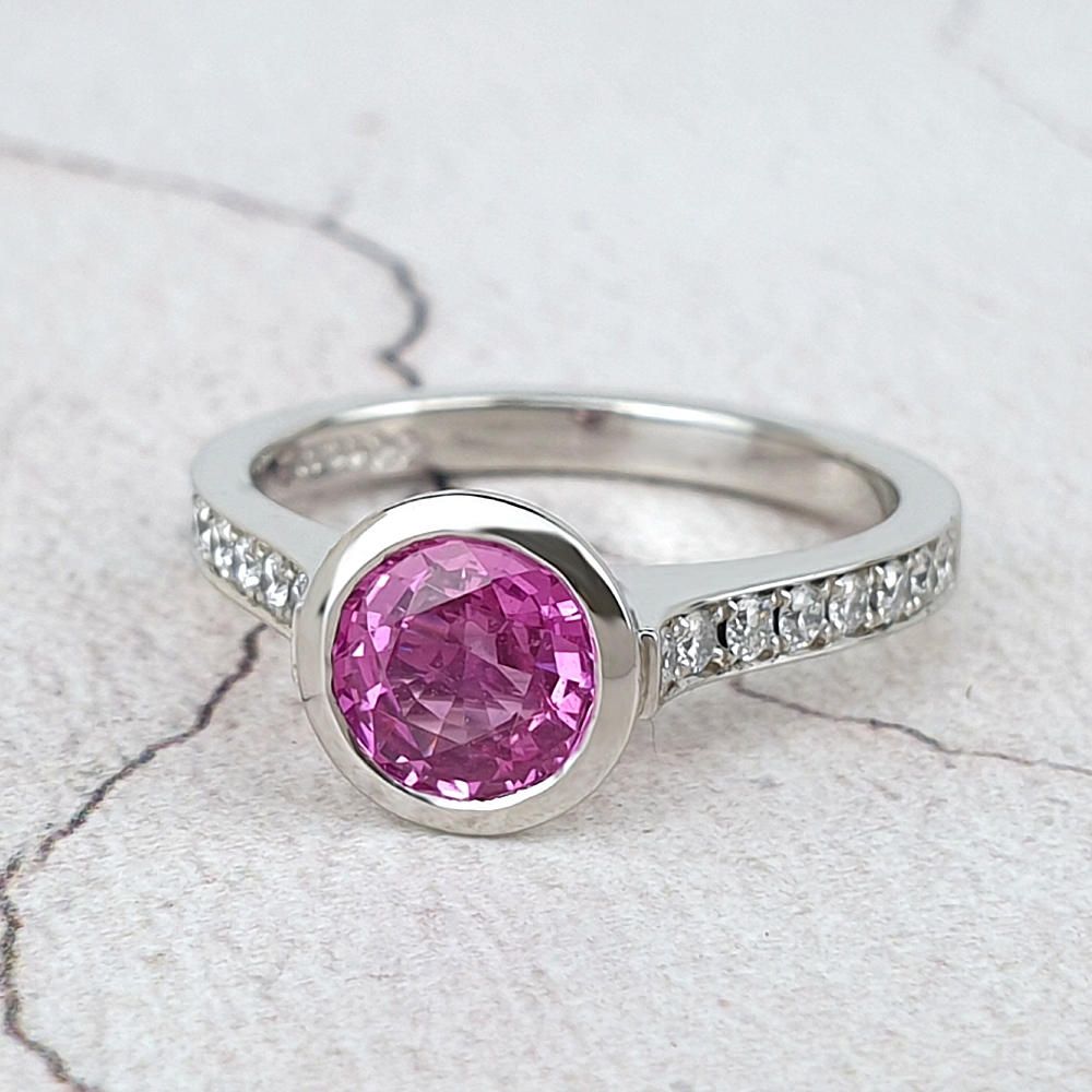 Engagement ring with Pink Sapphire and diamonds