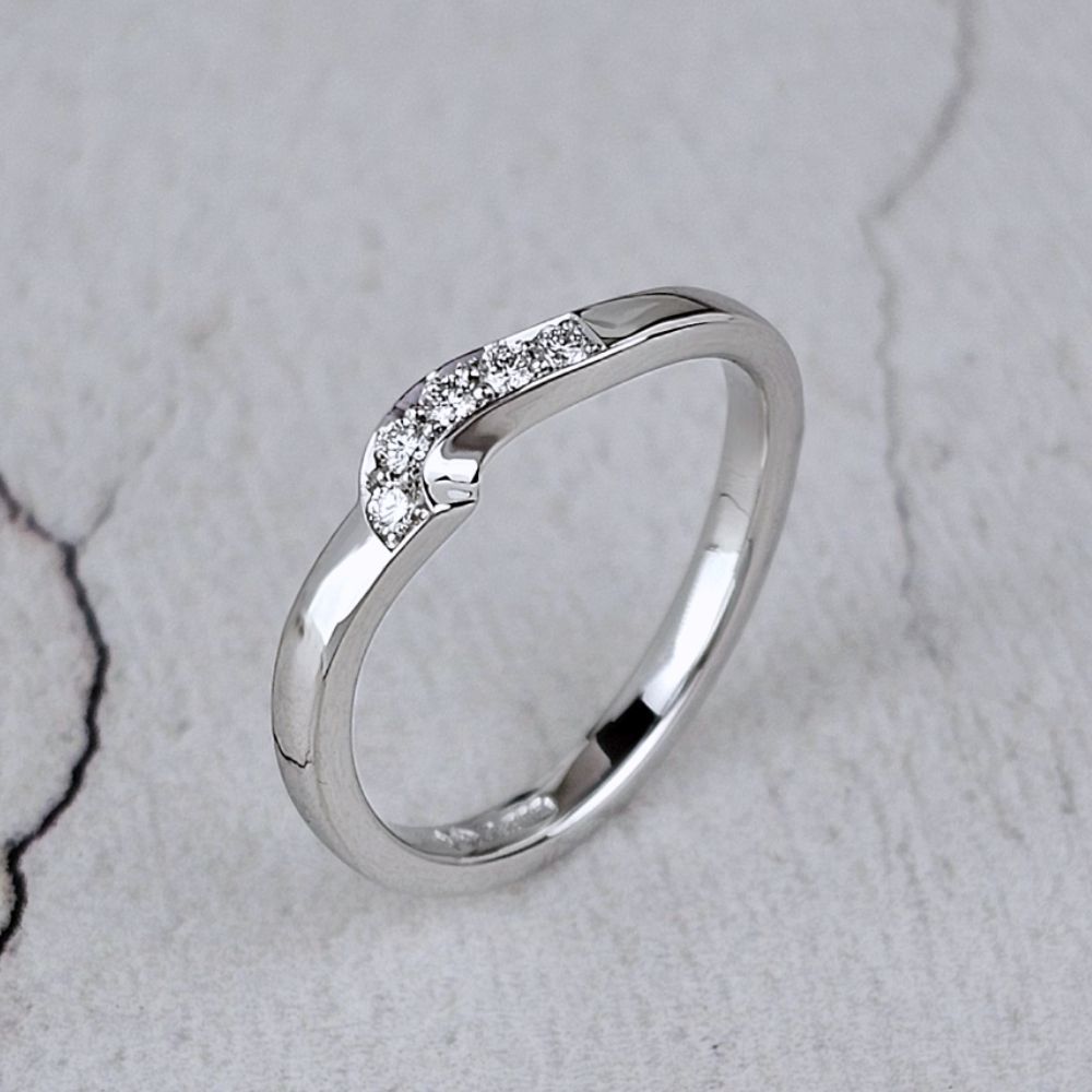 bespoke wedding ring to fit a bypass engagement ring