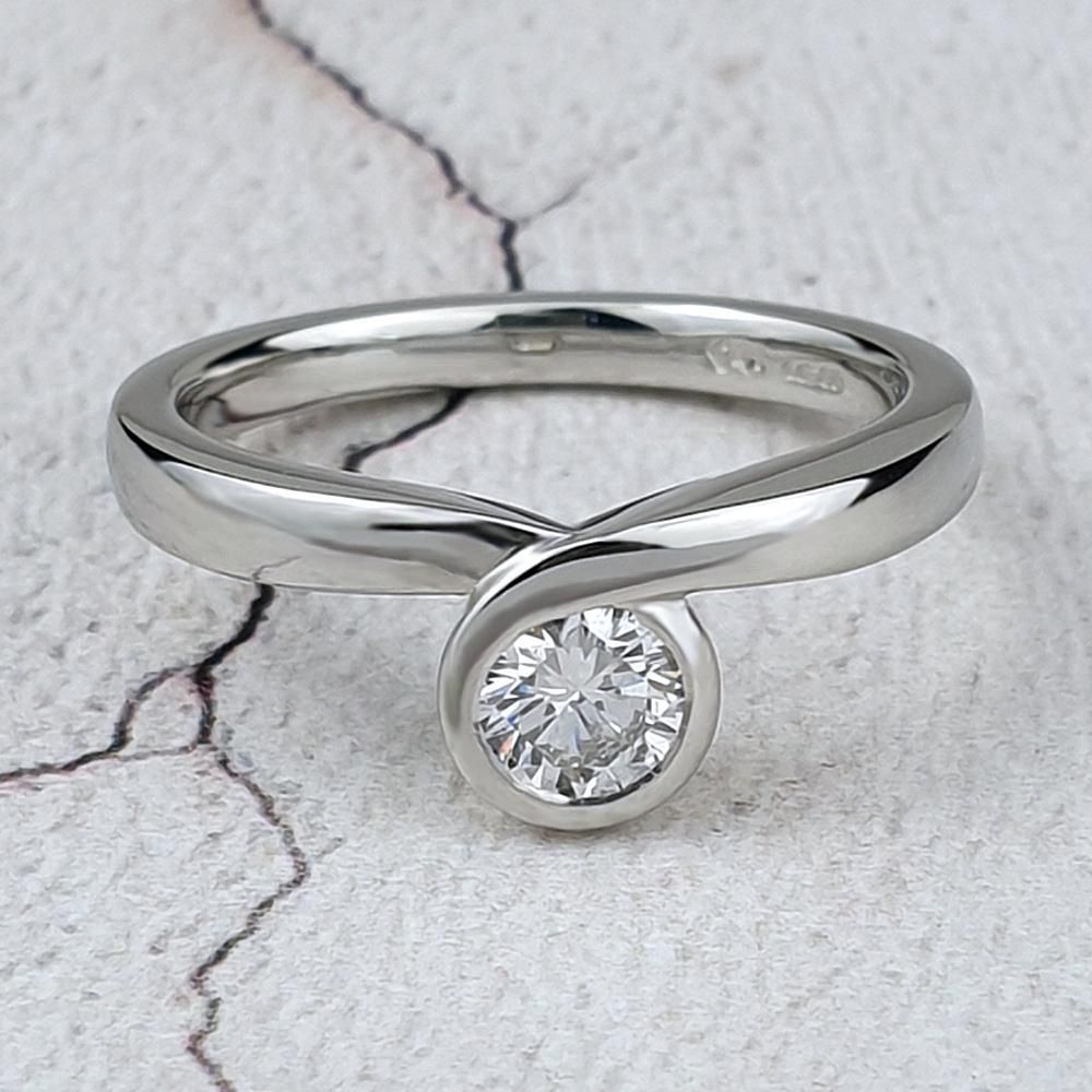 Bespoke diamond engagement ring_ Horsham