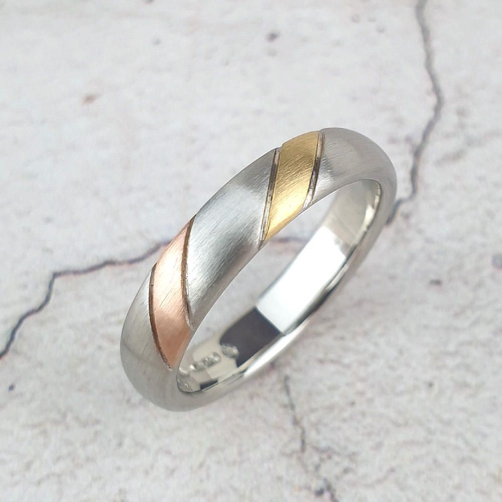 platinum court ring with yellow and rose gold inlay