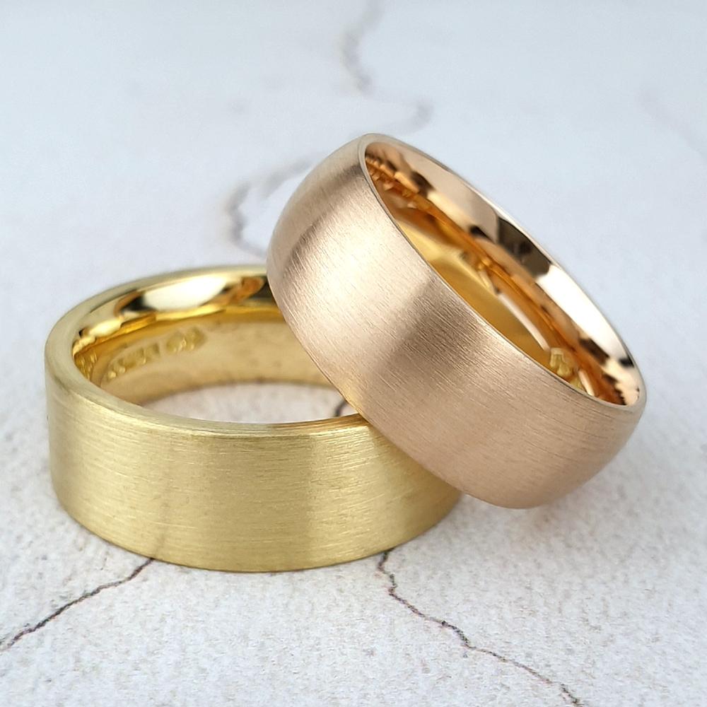 Matte yellow and red gold bands