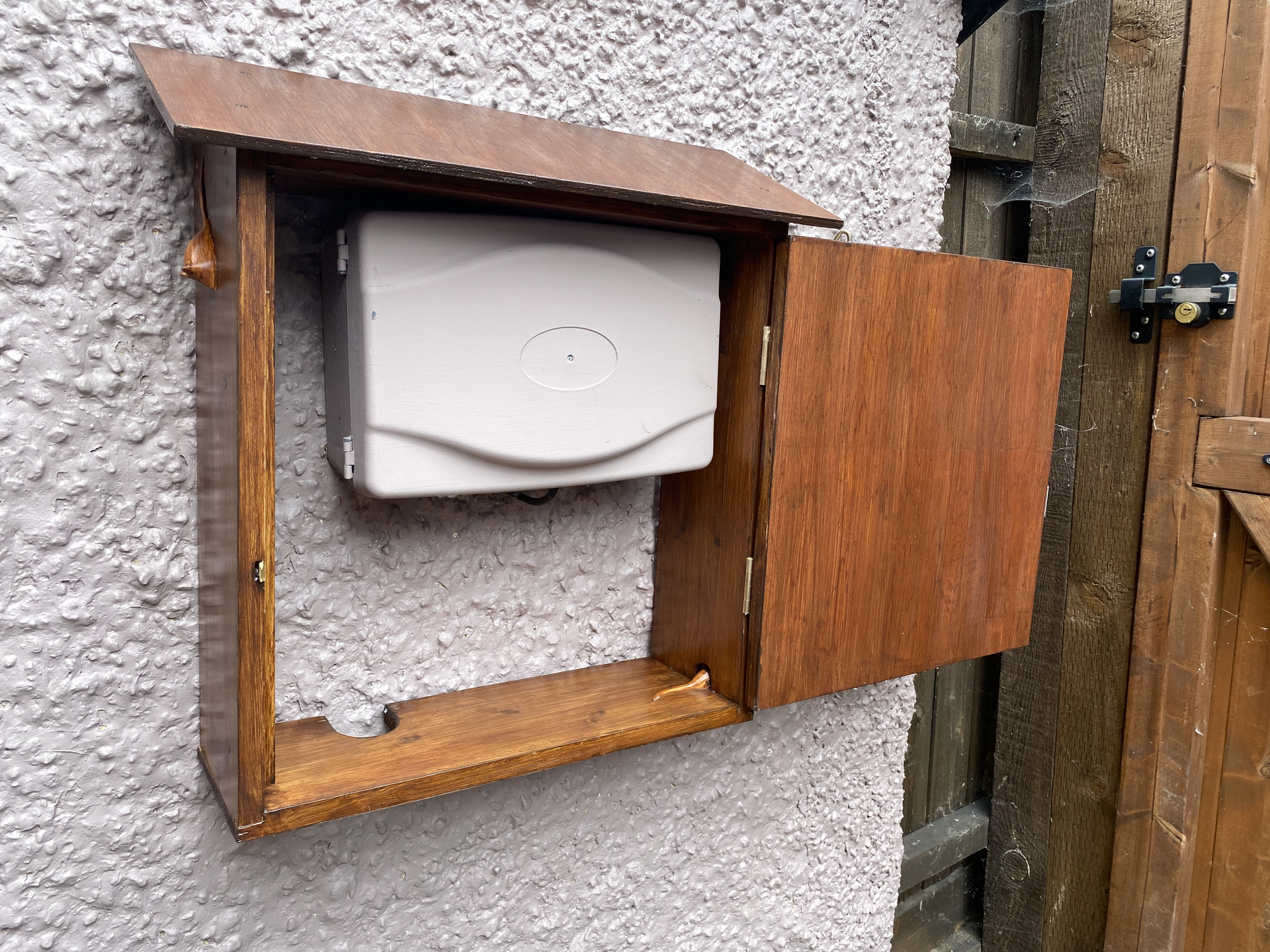 outside_cabinet_decorated_with_wooden_mice