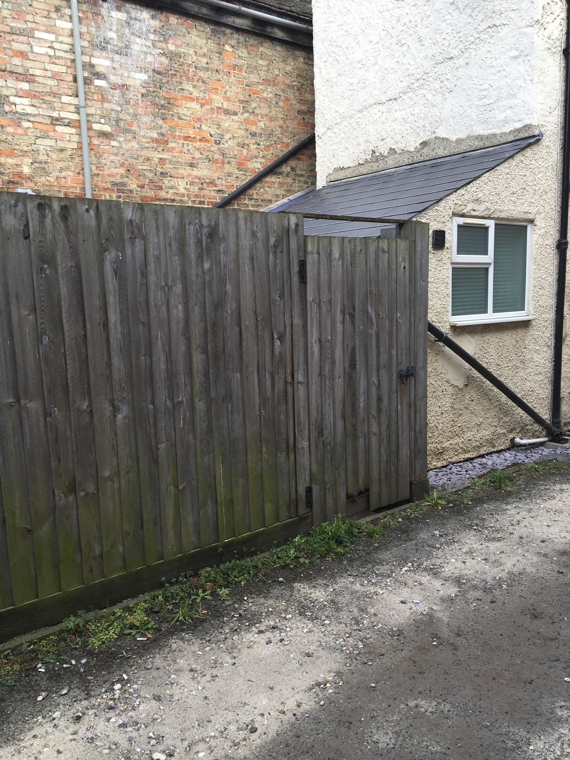 project_before_fence_gate_2