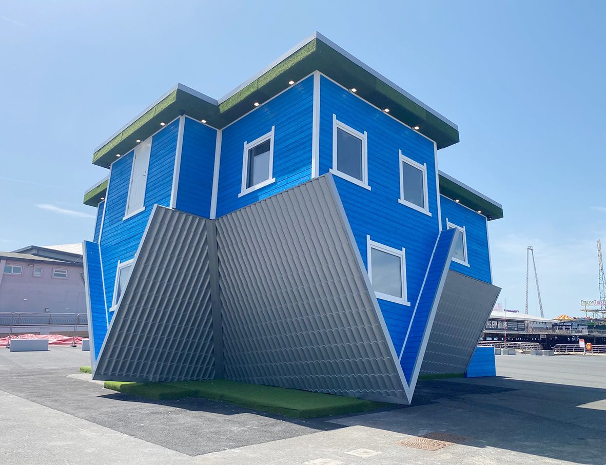 picture-of-the-upside-down-house