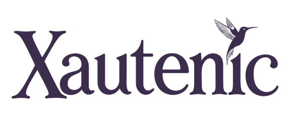 Logotipo de Xautenic en texto morado con una pequeña mariposa sobre la última letra.