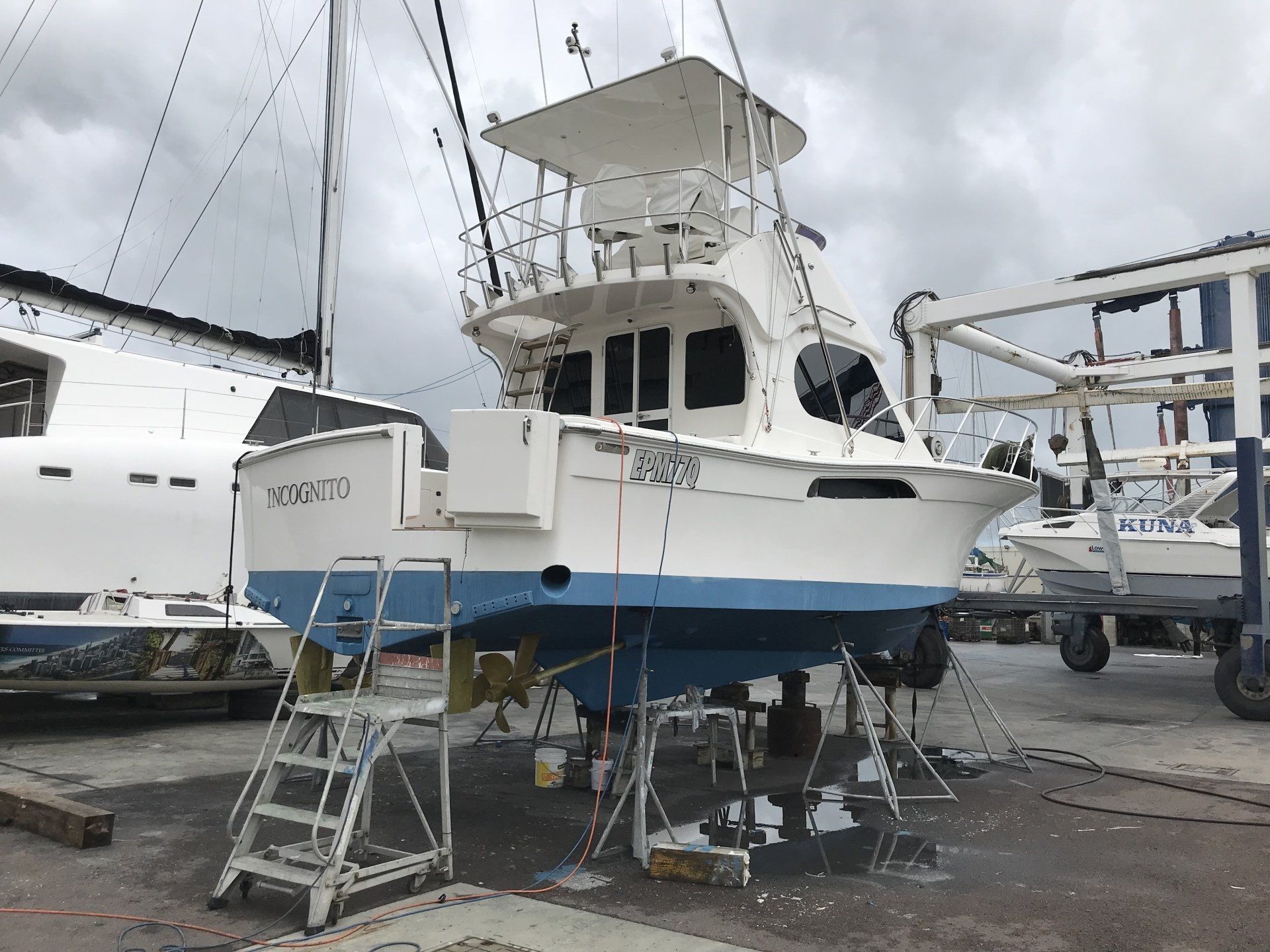 Repairing And Painting Yacht - Boat Transportation in South Townsville, QLD Repairing And Painting Yacht - Boat Transportation in South Townsville, QLD