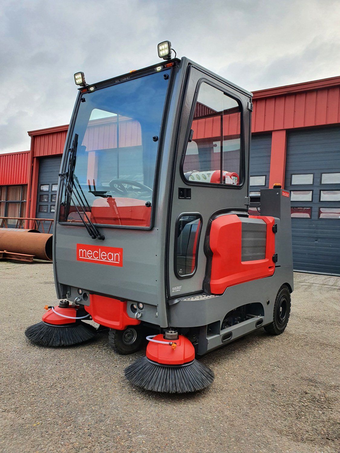 Meclean balayeuse extérieure avec cabine BUSTER 1800 LPG CAB