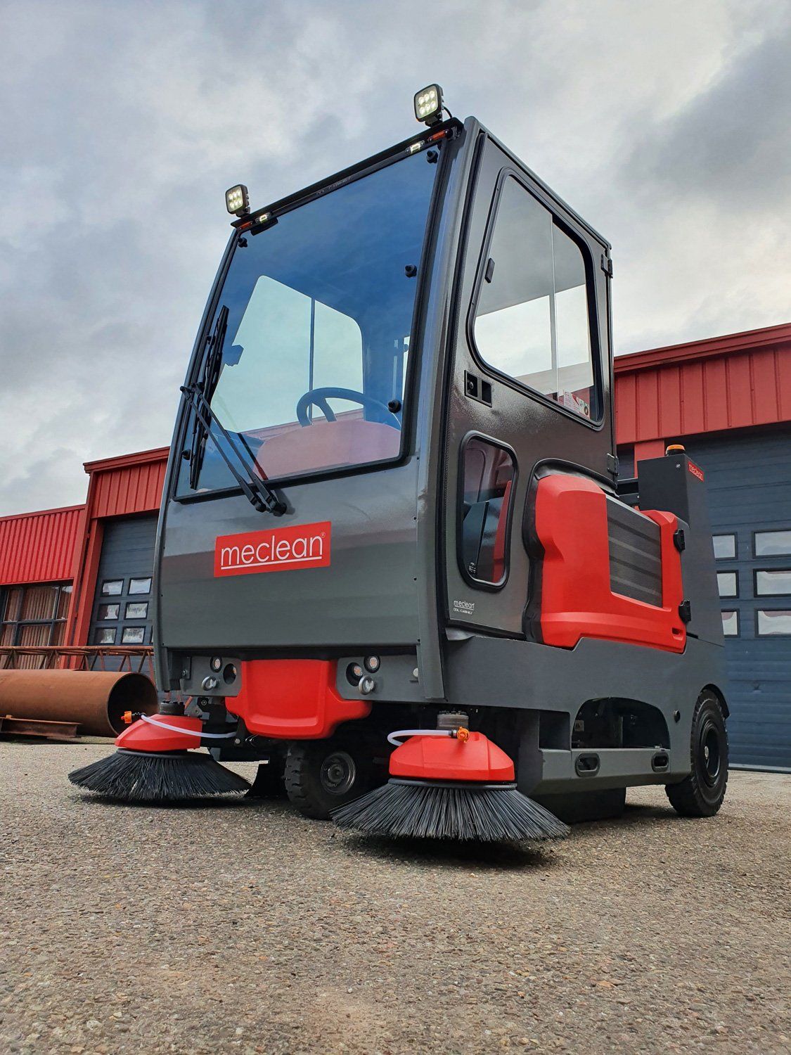 Meclean balayeuse extérieure avec cabine BUSTER 1800 LPG CAB