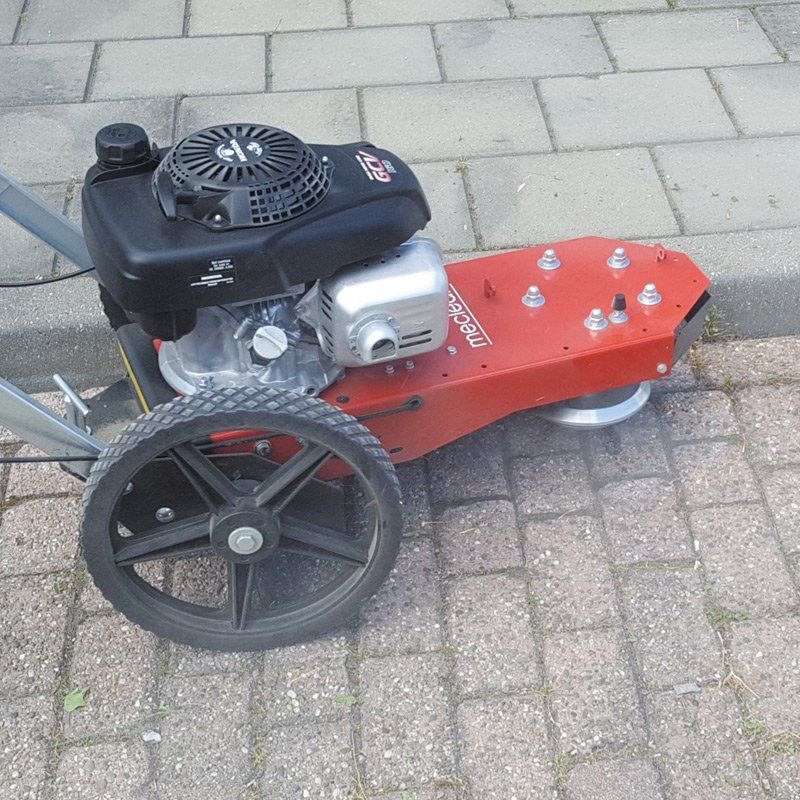 Meclean machine de désherbage moteur à essence WEEDSWEEP Vue de côté